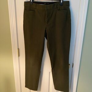 Size 8L Banana Republic Sloan pant. Olive green